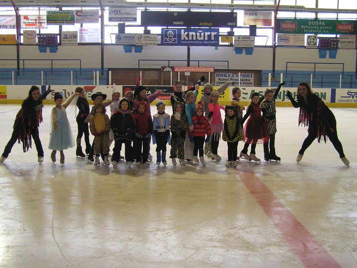 poslední trénink 2012-2013 - karneval_12